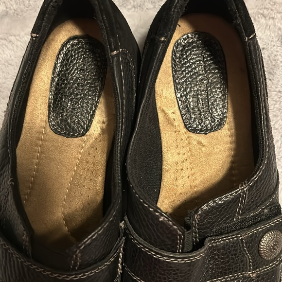 Earth Origins black loafers - Picture 7 of 9